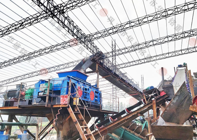 珍珠巖制砂機(jī)生產(chǎn)現(xiàn)場